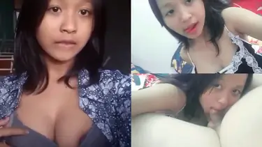 Bokep Bocil SMP Kelas Satu Pinter Nyepong Banget poster