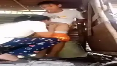Bokep Indo Cewek Sange Sepongin Kontol Adik poster