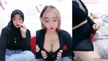 Cewek Cantik Colmek Pamer Memek Becek Manis poster