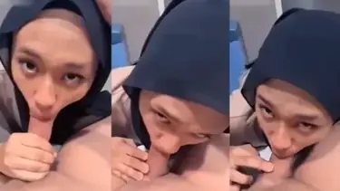 Hijab Binal Indo Sepong Kontol Gede Sampe Dalem Tenggorokan poster